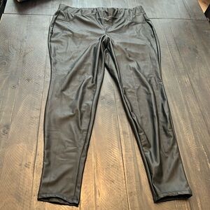 TORRID Platinum Legging Faux Leather Size 2 95% Polyester